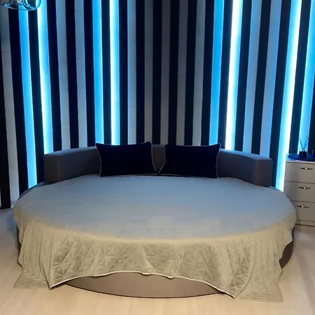 Park & Lakeview Апартаменти
