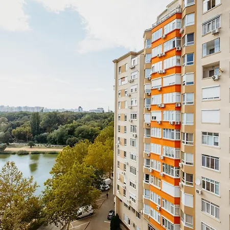 Park & Lakeview Апартаменти *