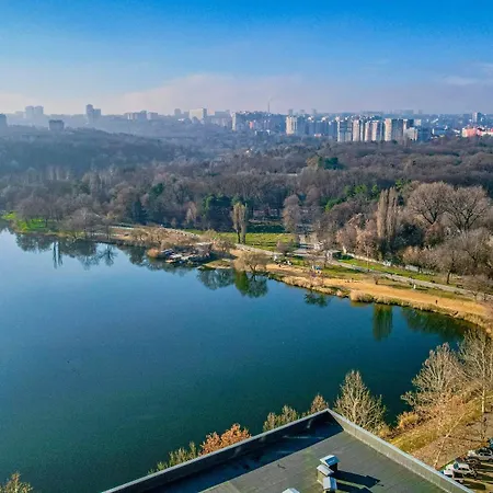 Park & Lakeview Апартаменти *